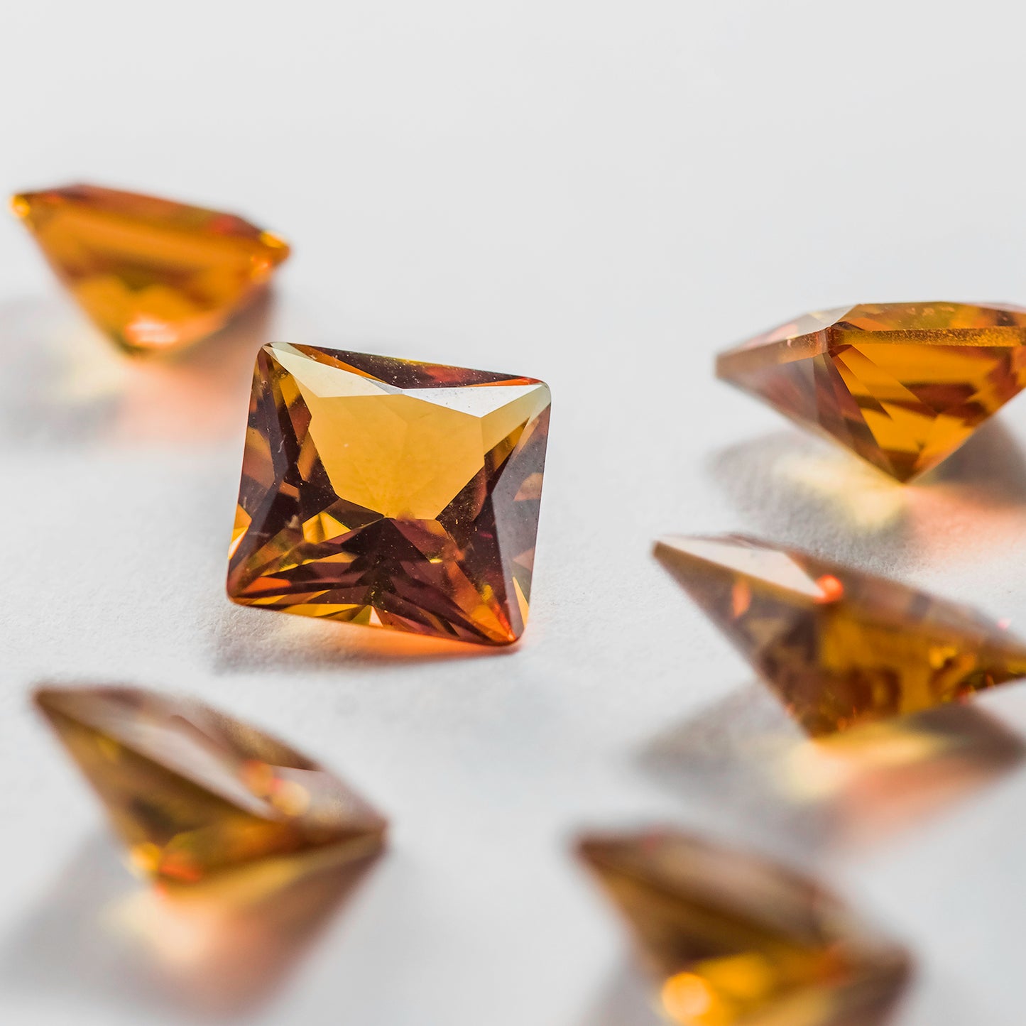Nanosital #ANZ-1536 Diaspore Zultanite Color Change Square 8*8 mm