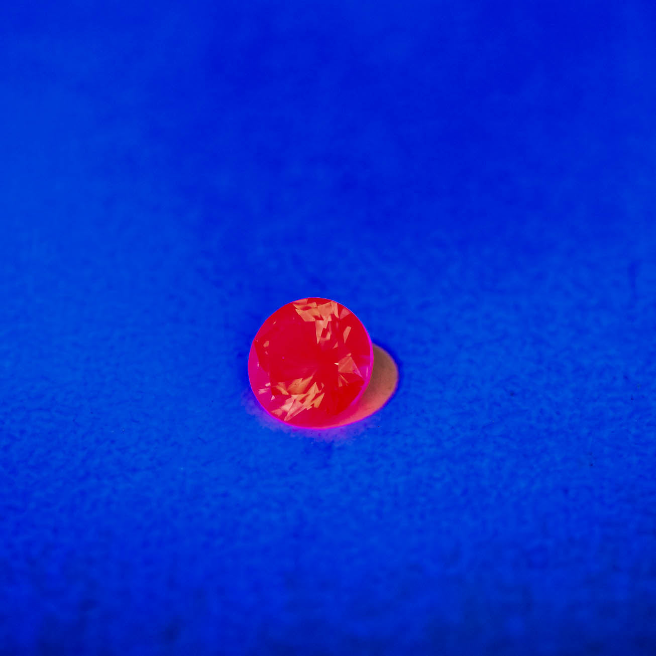Nanosital #E-461 UV Red Round 6 mm