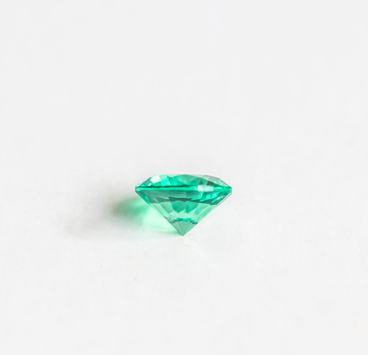 Nanosital #0/4 Emerald Light Round 8 mm