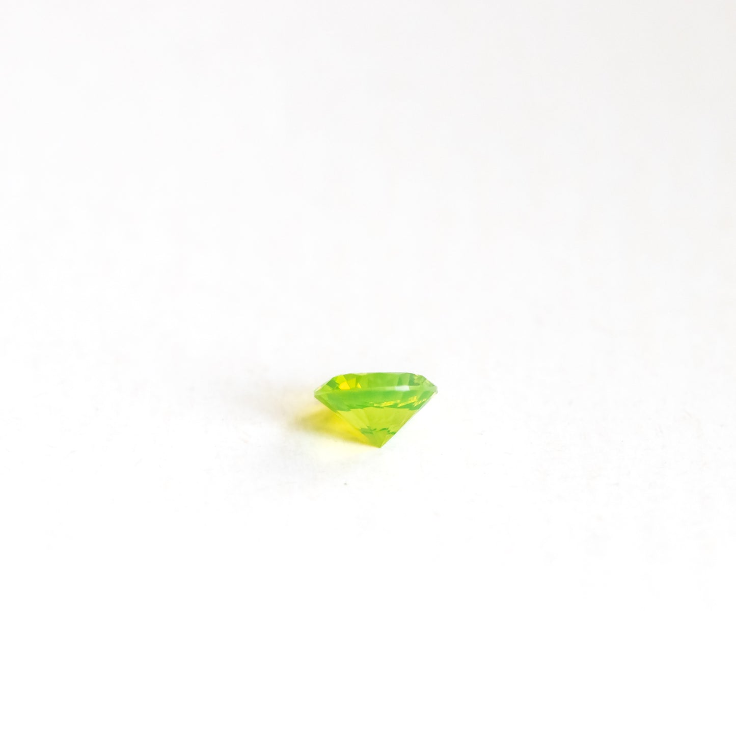 Nanosital #0011/1 Opal Kryptonite Light Round 6 mm