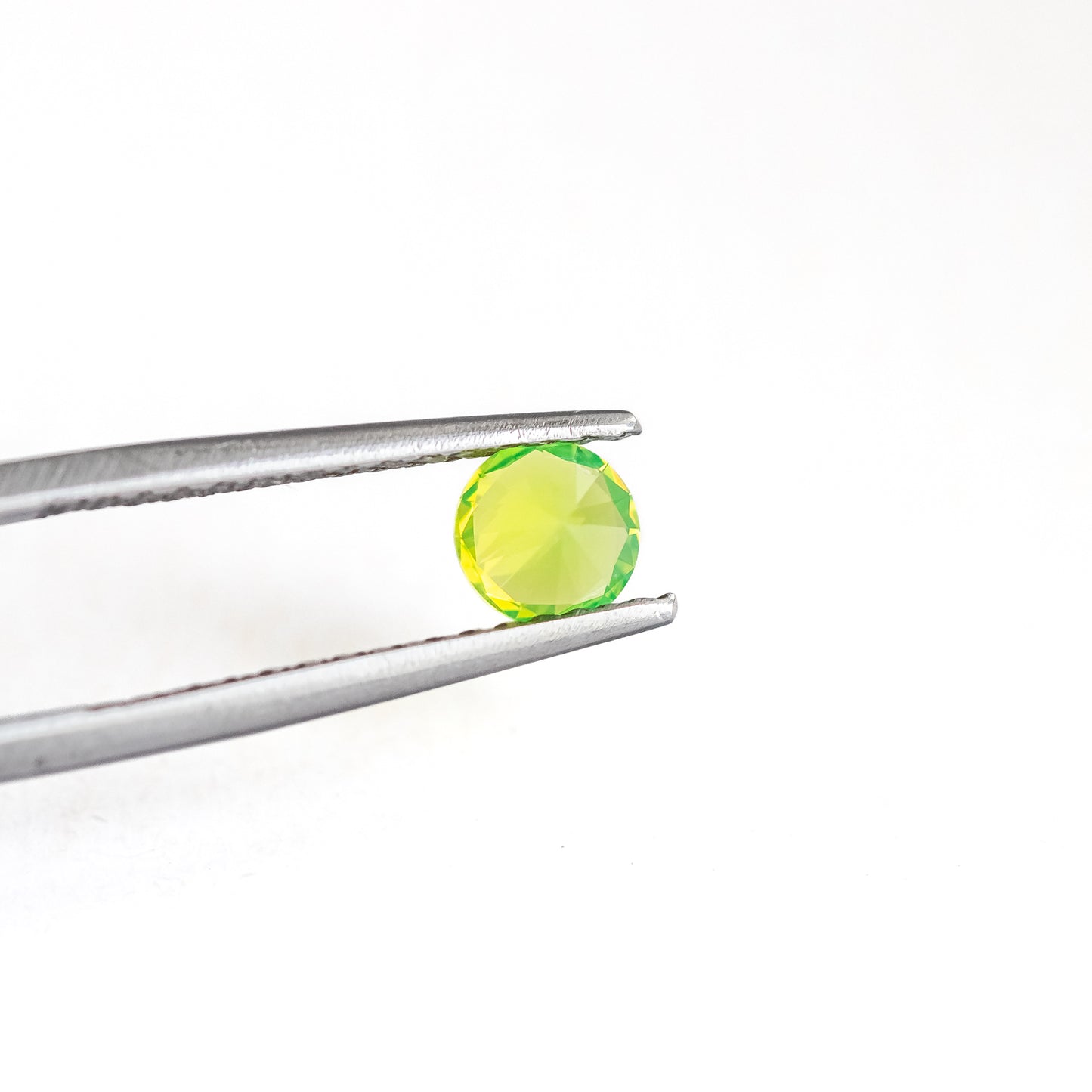 Nanosital #0011/1 Opal Kryptonite Light Round 6 mm