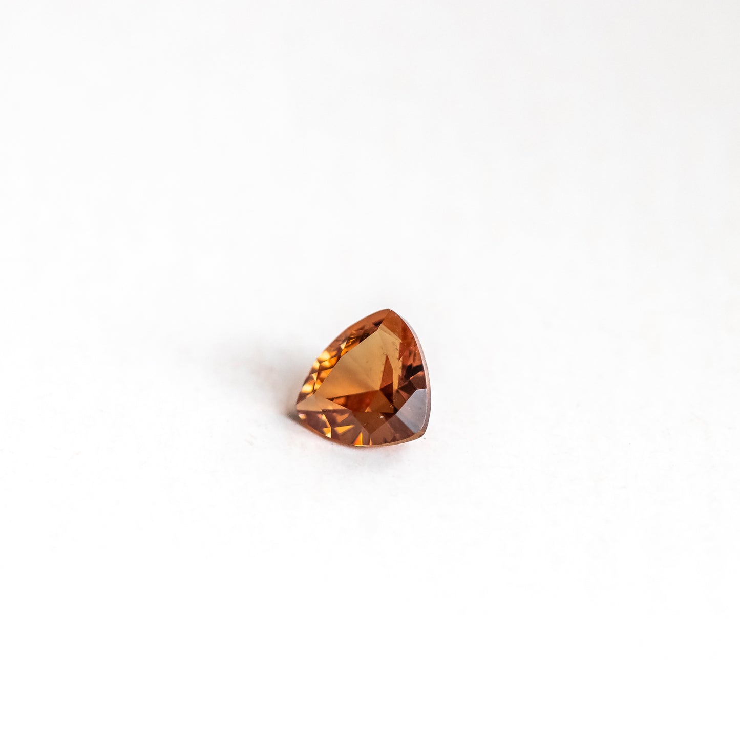 Nanosital #ANZ-1536 Diaspore Zultanite Color Change Trillion 8*8 mm
