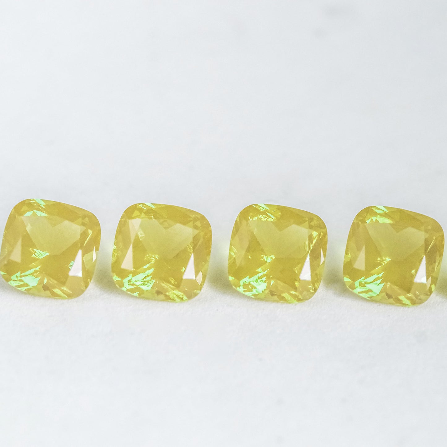 Nanosital #500 Sweet Dreams Honey Yellow Cushion 10*10 mm