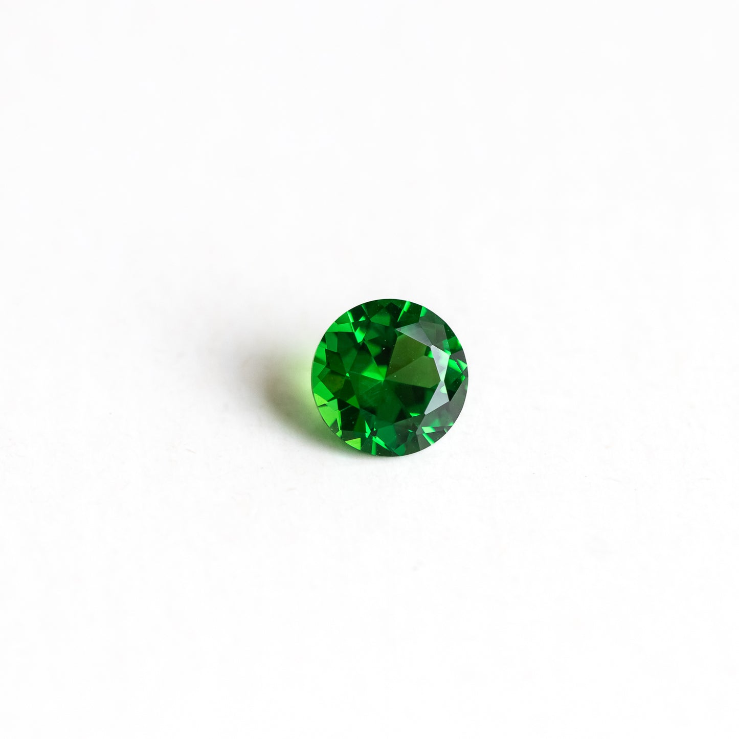 Nanosital #B-1713 Tsavorite Dark Round 8 mm