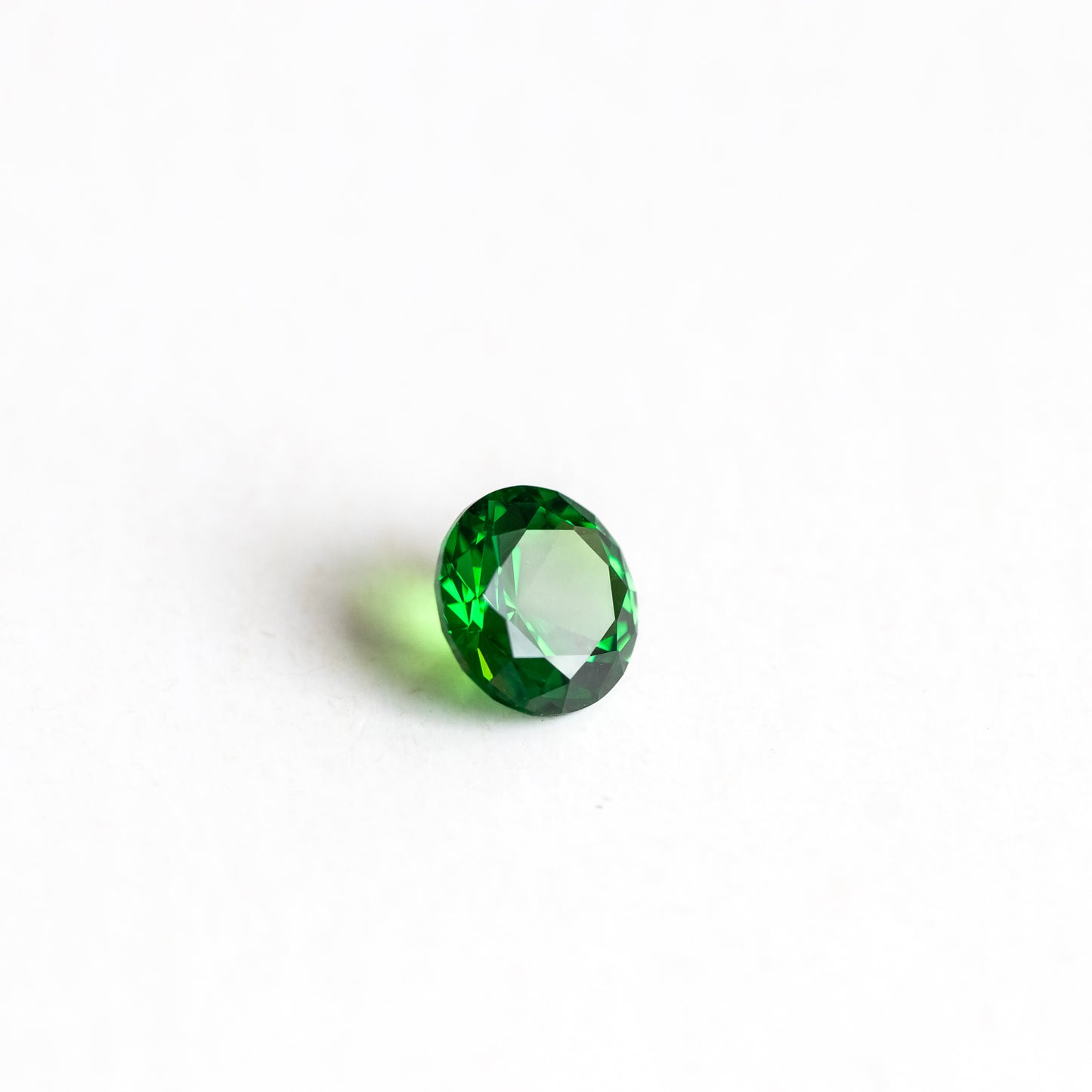 Nanosital #B-1713 Tsavorite Dark Round 8 mm