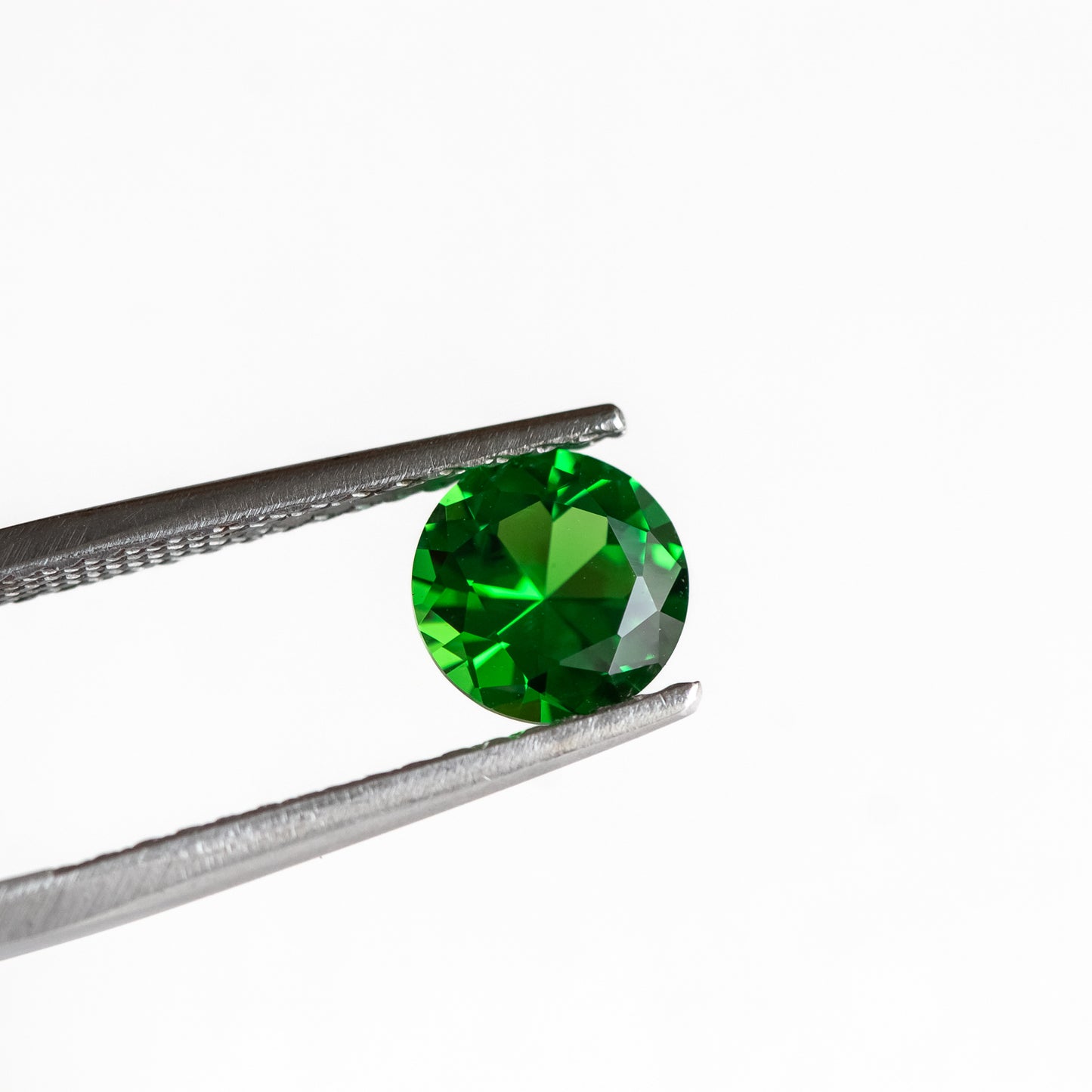 Nanosital #B-1713 Tsavorite Dark Round 8 mm
