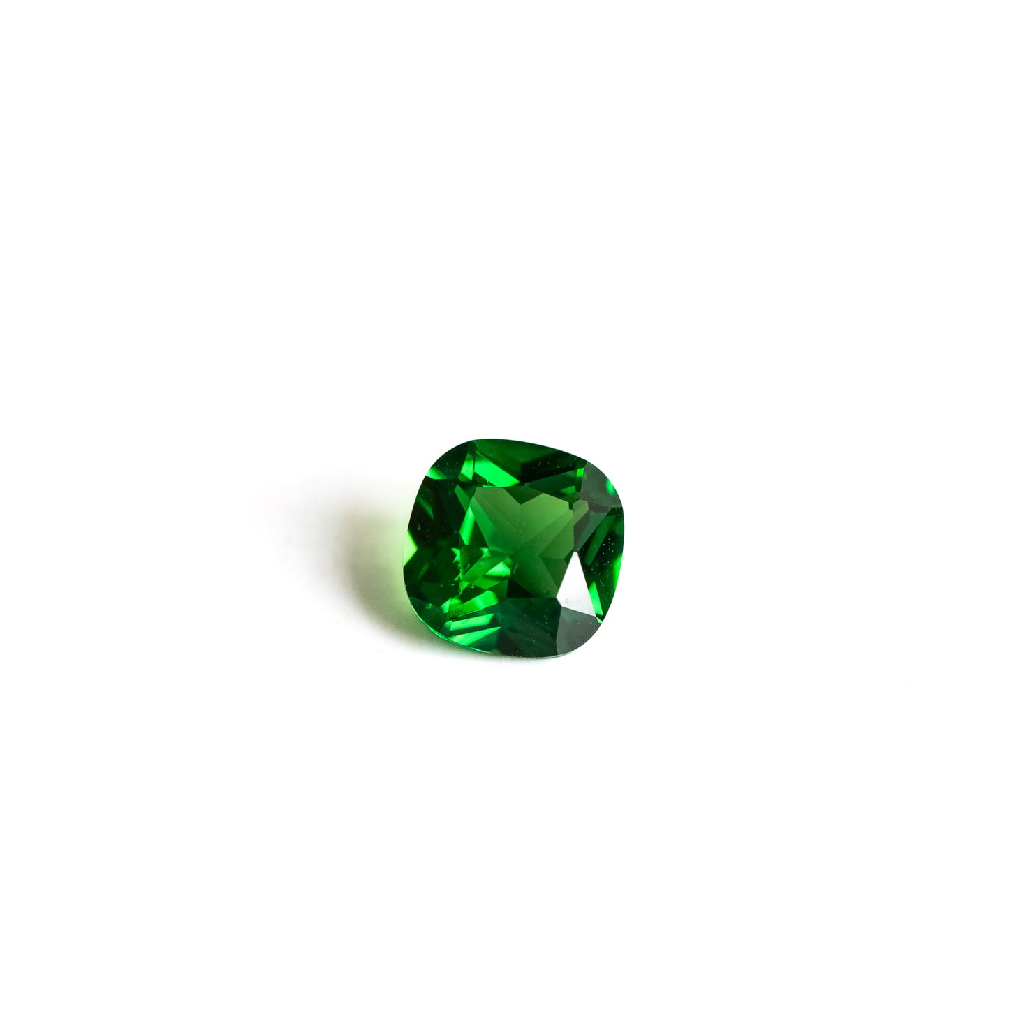 Nanosital #B-1713 Tsavorite Dark Cushion 8*8 mm