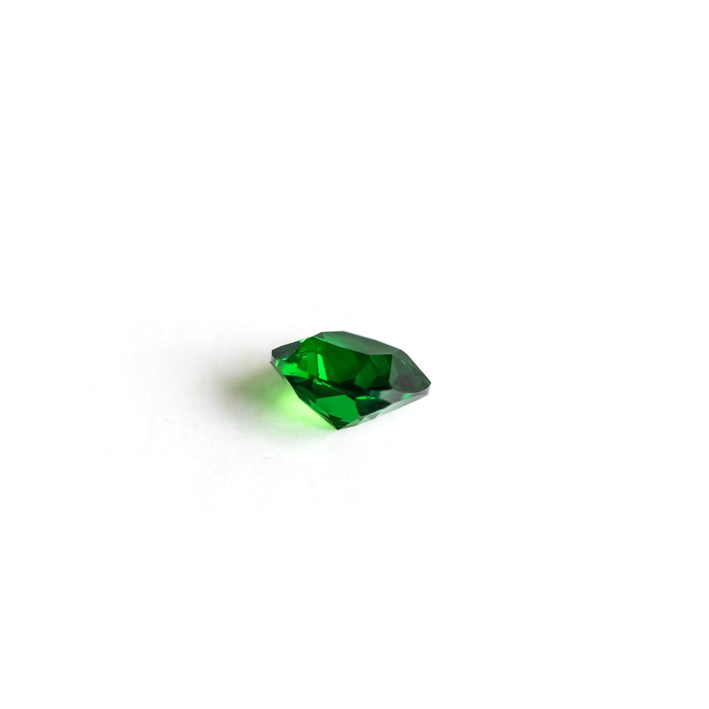 Nanosital #B-1713 Tsavorite Dark Cushion 8*8 mm