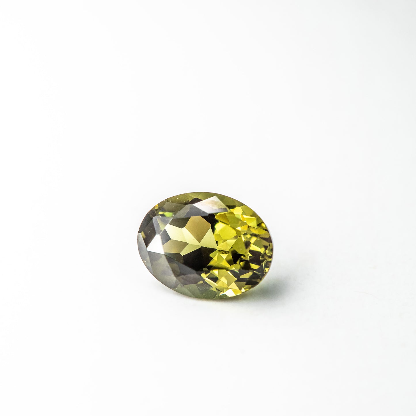 Nanosital #14 Peridot Dark Oval 10*8 mm, 9*7 mm