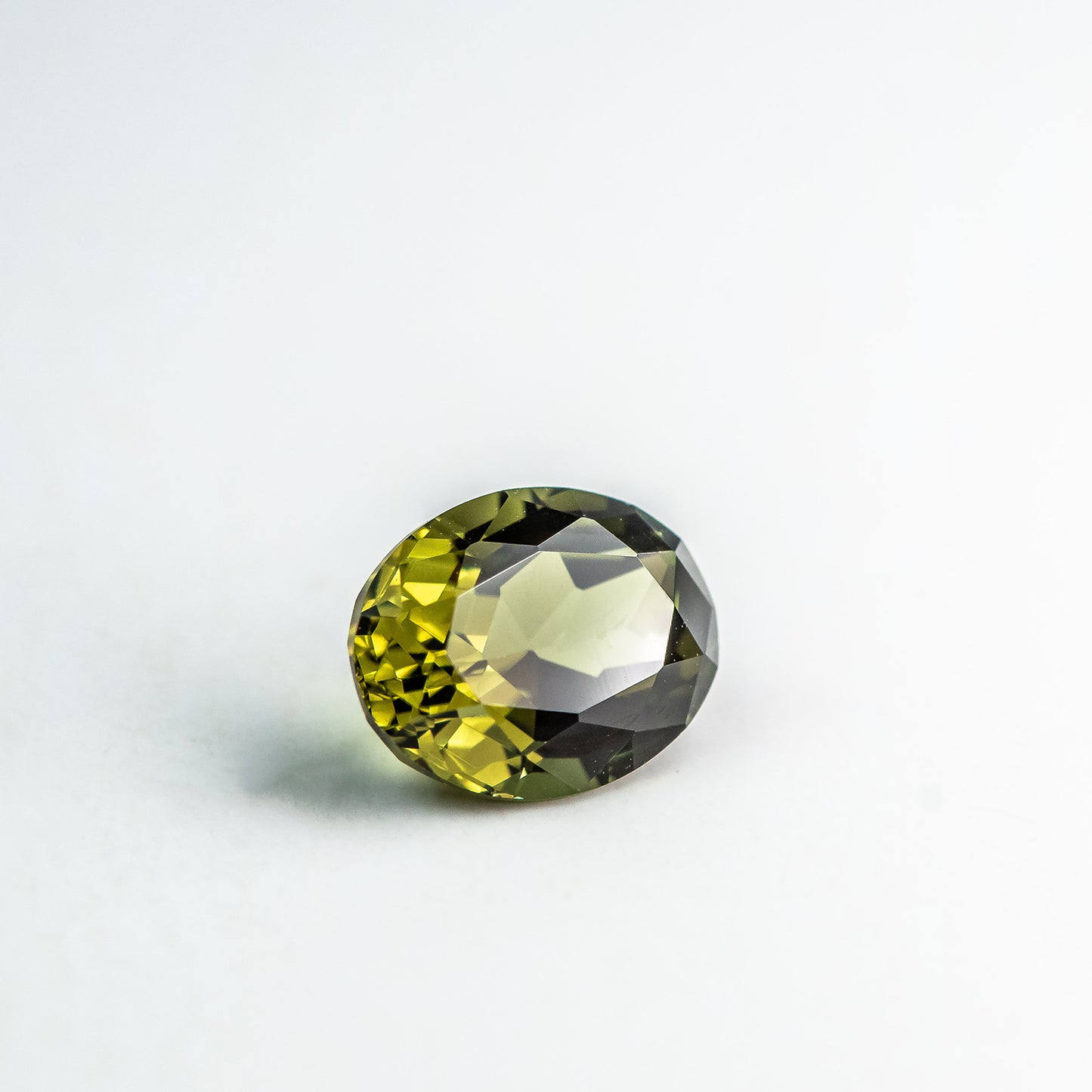 Nanosital #14 Peridot Dark Oval 10*8 mm, 9*7 mm