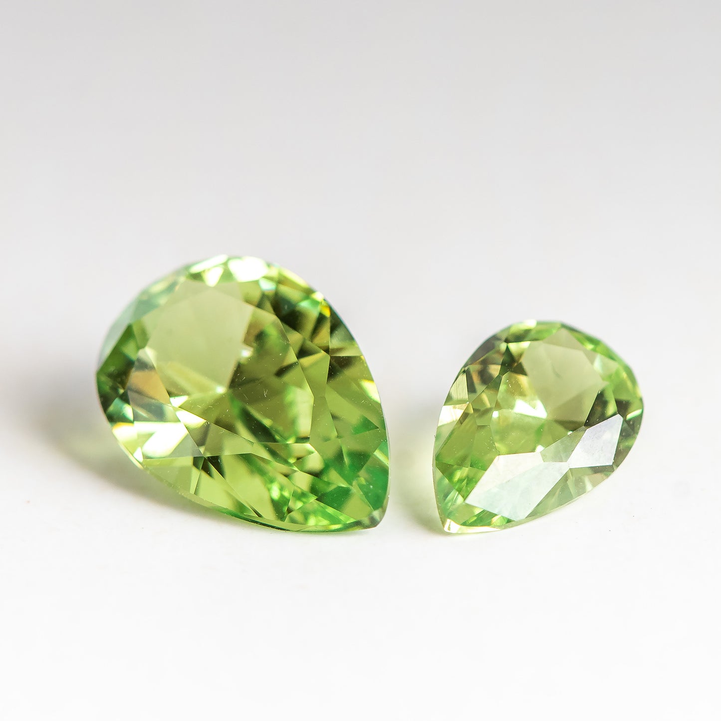 Nanosital #205 Color Change Pear 12*8 mm, Pear 9*6 mm
