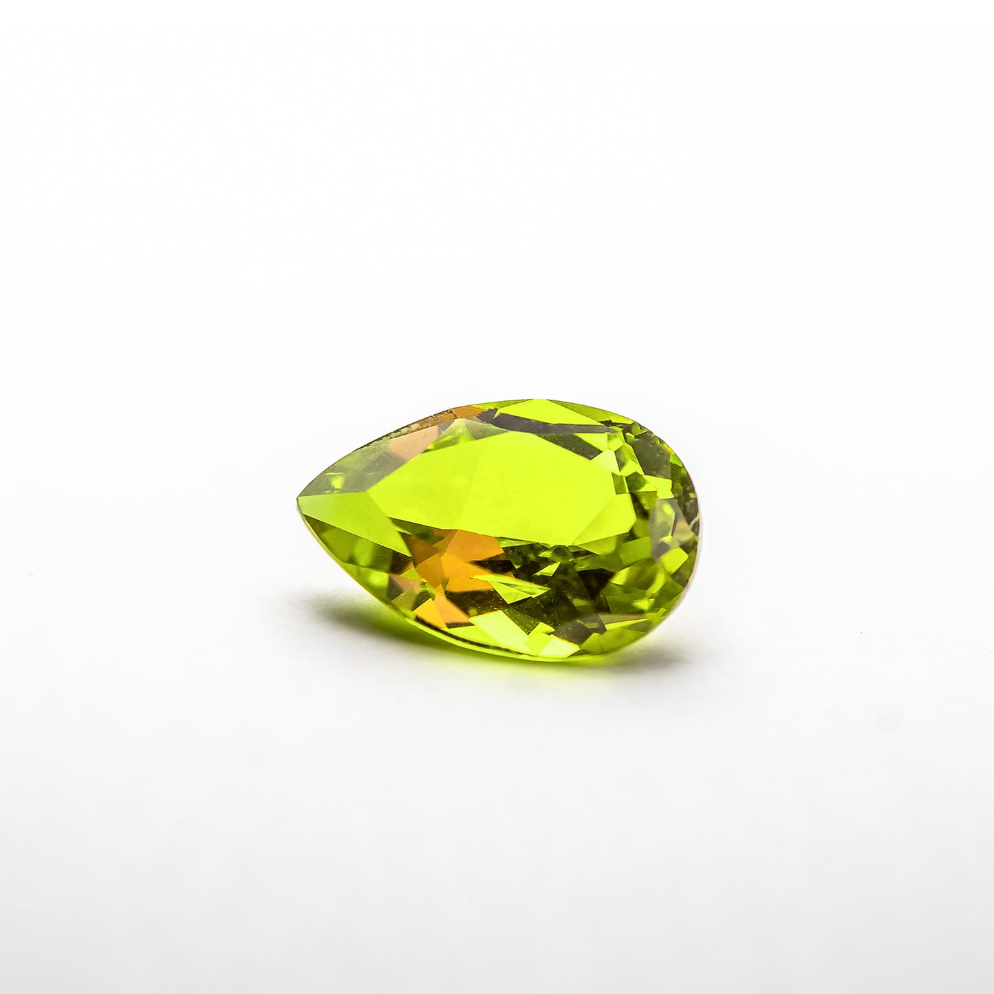 Nanosital #ANZ-1536 Diaspore Zultanite Color Change Pear 12*8 mm