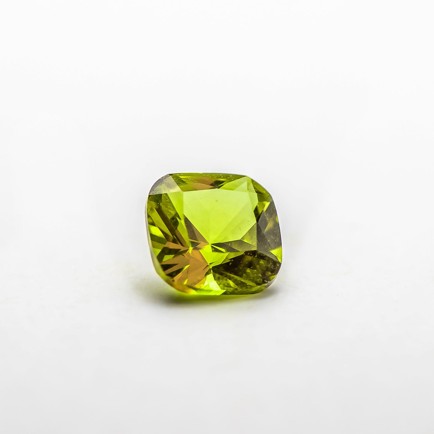 Nanosital #ANZ-1536 Diaspore Zultanite Color Change Cushion 5*5 mm