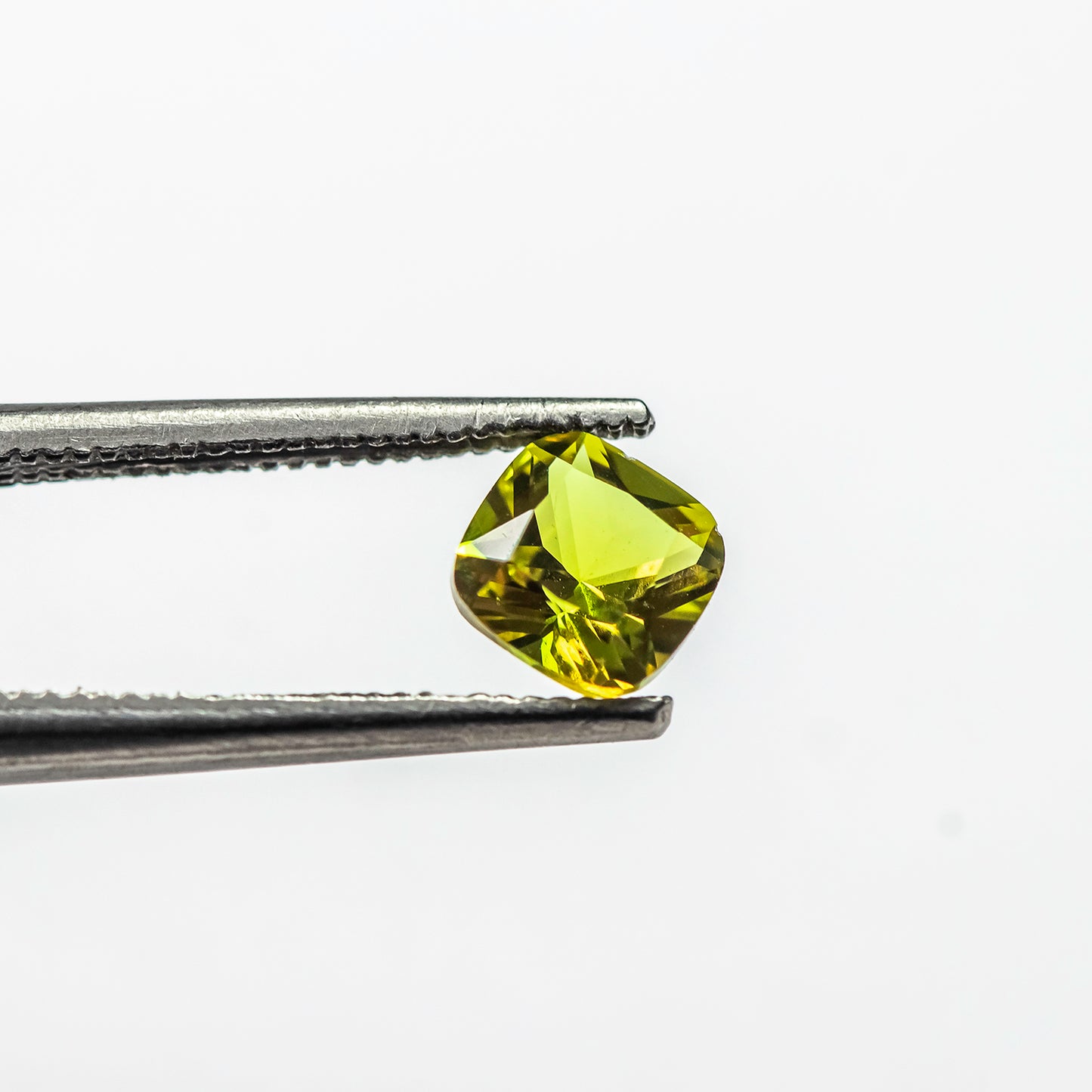 Nanosital #ANZ-1536 Diaspore Zultanite Color Change Cushion 5*5 mm