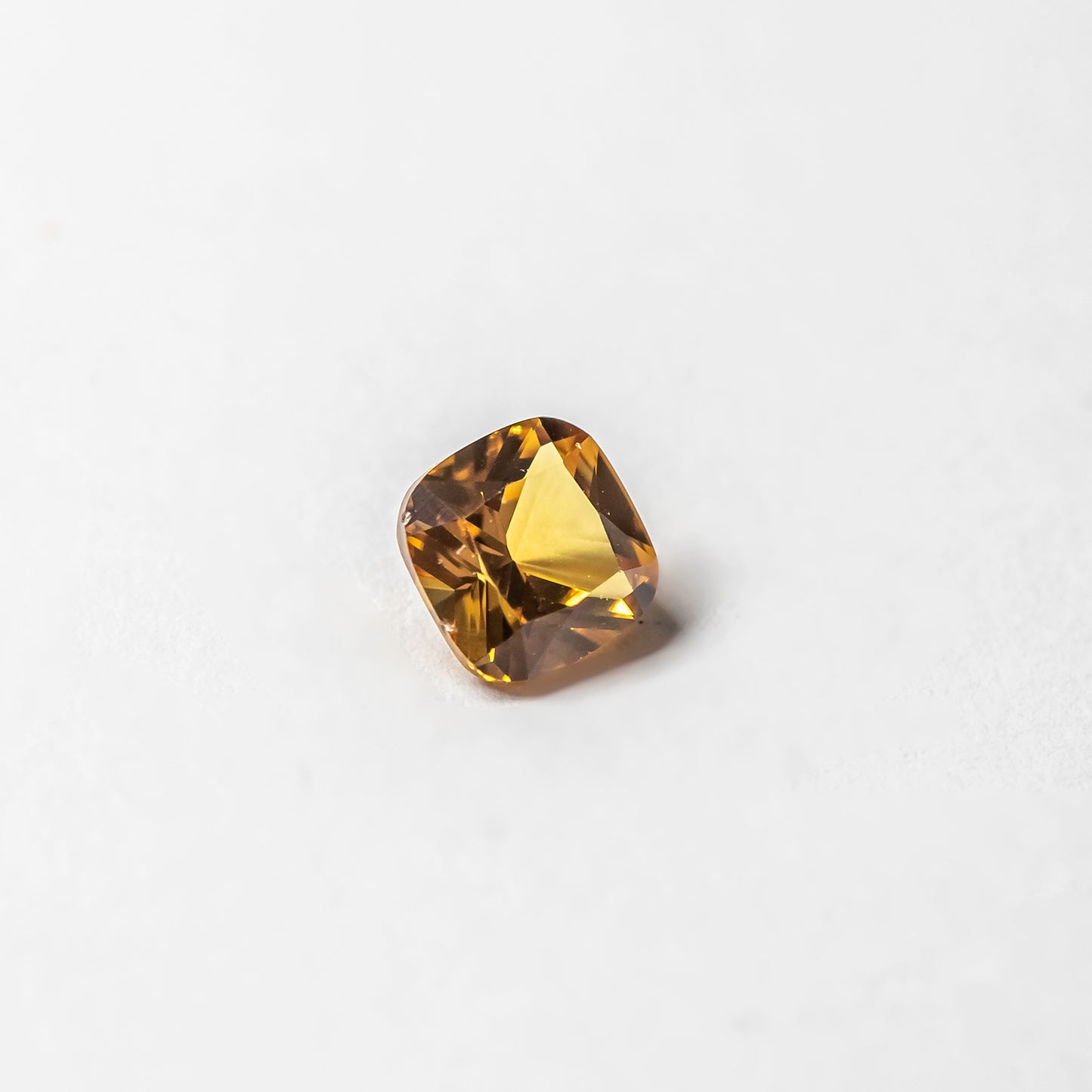 Nanosital #ANZ-1536 Diaspore Zultanite Color Change Cushion 5*5 mm
