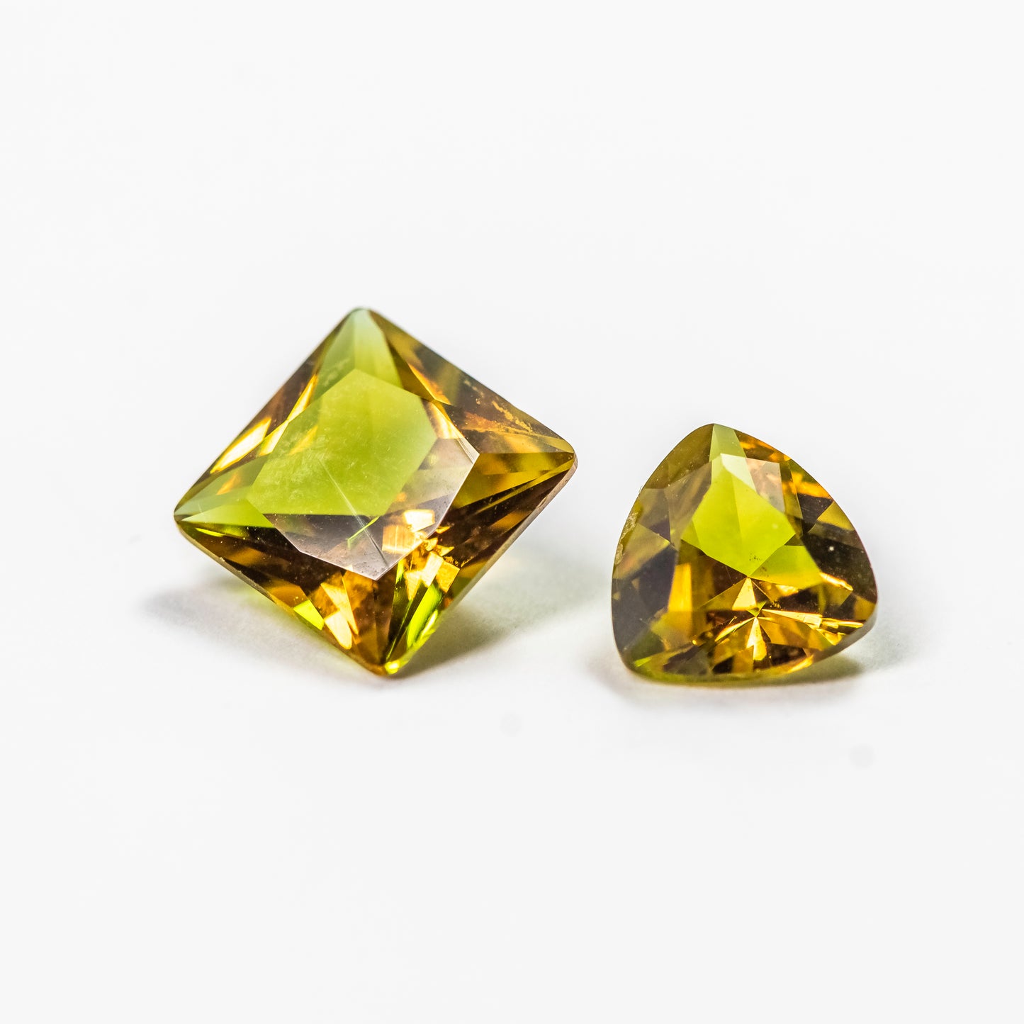 Nanosital #ANZ-1536 Diaspore Zultanite Color Change Square 8*8 mm