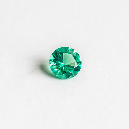Nanosital #0/4  Emerald Light Round 8 mm