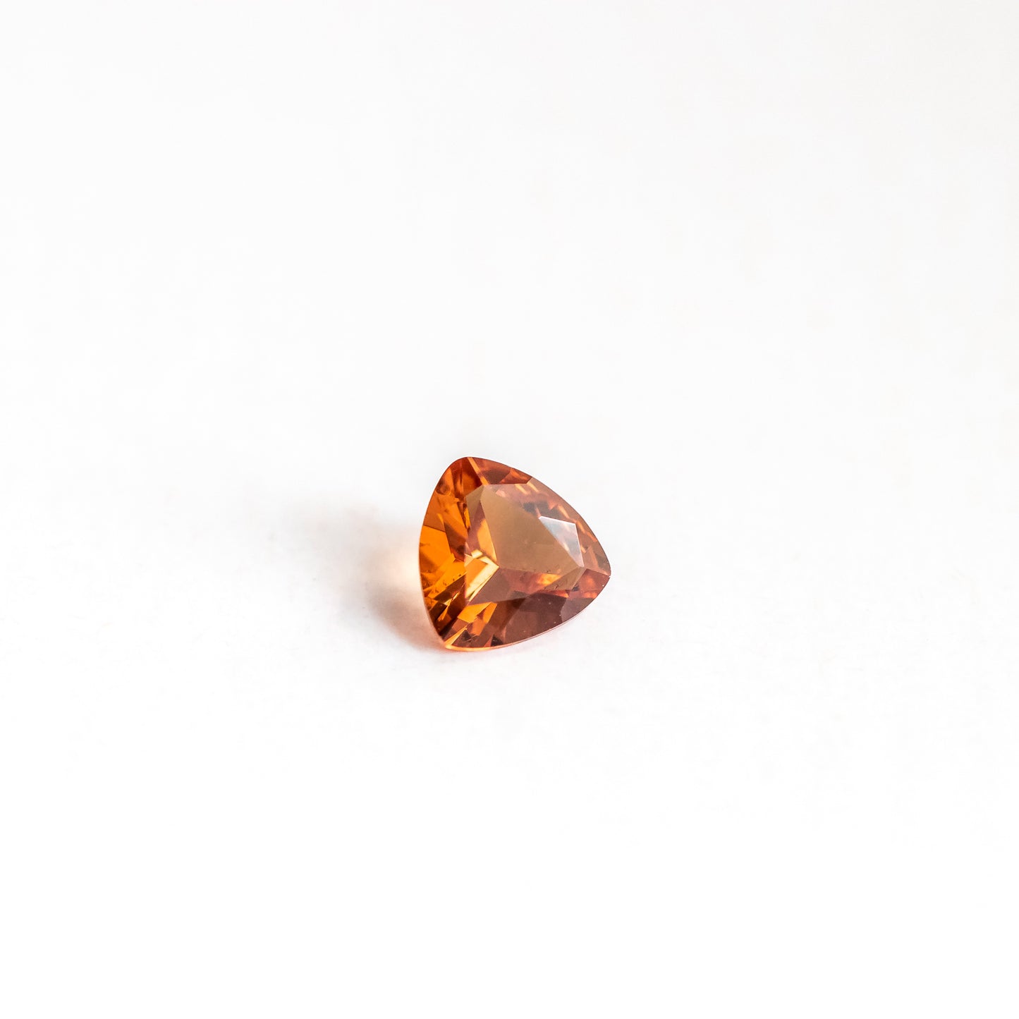 Nanosital #ANZ-1536 Diaspore Zultanite Color Change Trillion 8*8 mm