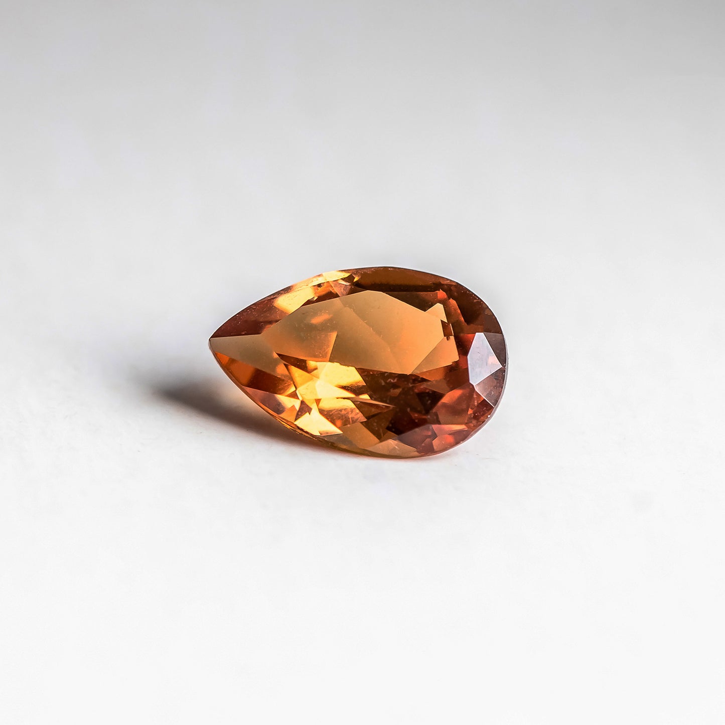 Nanosital #ANZ-1536 Diaspore Zultanite Color Change Pear 12*8 mm