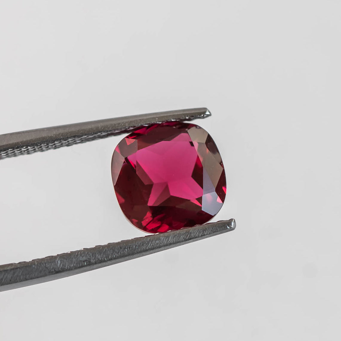 Nanosital #B-30 Red Spinel Cushion 10*10 mm