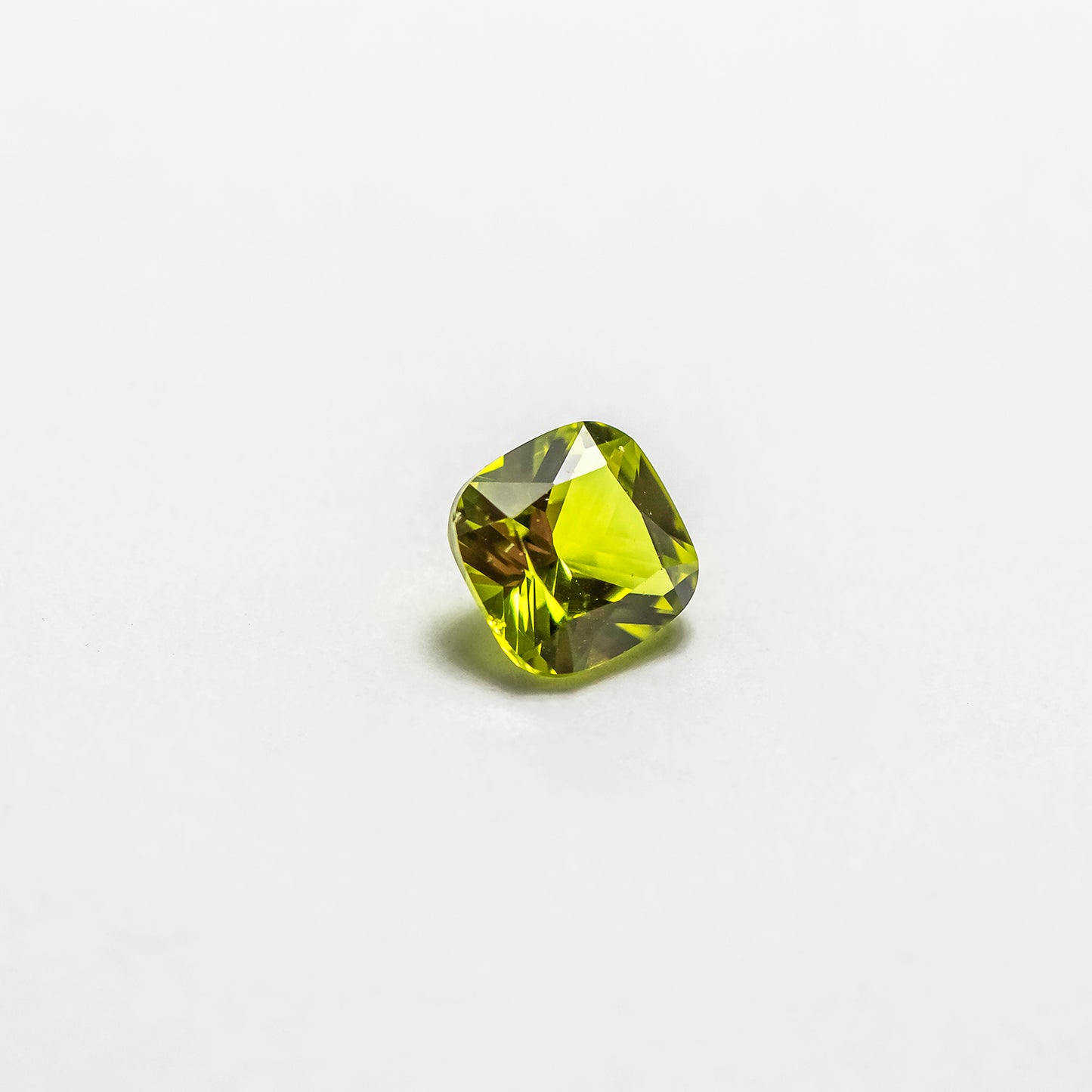 Nanosital #ANZ-1536 Diaspore Zultanite Color Change Cushion 5*5 mm